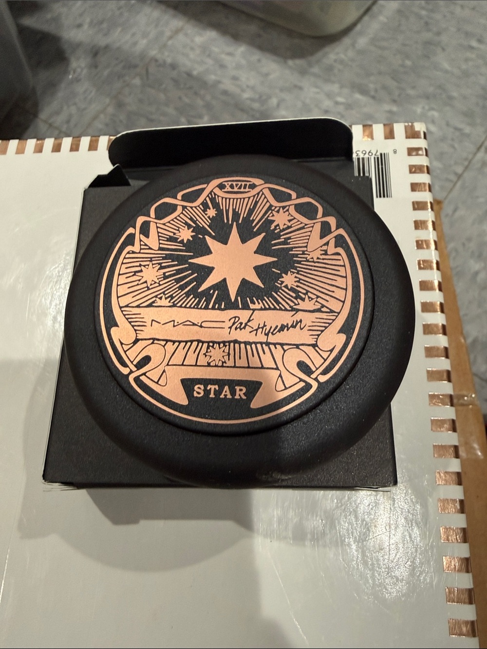MAC Cosmetics Star Setting Powder - Black with Rose Gold Design/Limited Addition